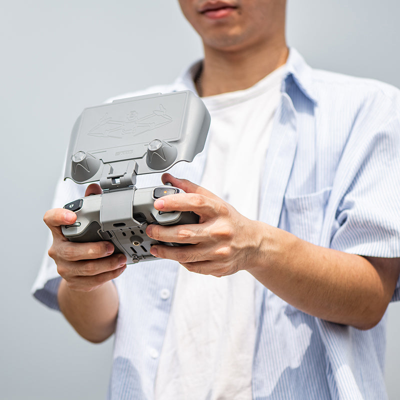 Cargue la imagen en el visor de la galería, STARTRC Updated 2-in-1 Sun Hood and Screen Protector for DJI RC 2/ DJI RC - Polar Tech Australia