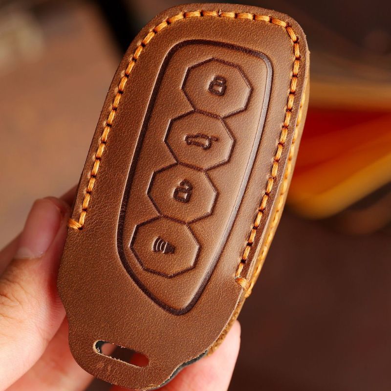Cargue la imagen en el visor de la galería, Great Wall Handcrafted Genuine Leather Car Key Fob Case Cover For Haval F5, M6, H6, Shenshou, Cool Dog, Soar Max
