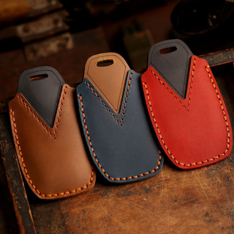 Load image into Gallery viewer, Ford Handcrafted Genuine Leather Car Key Fob Protective Case Cover For Edge, Mondeo, Ka, Fiesta, Focus, Galaxy, Mustang, Kuga
