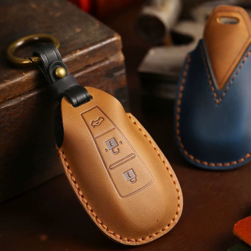 Chargez l&#39;image dans la visionneuse de la galerie, Suzuki Handcrafted Genuine Leather Car Key Fob Case Cover For Vitara, SX4, S-Cross, Ciaz, Baleno - Polar Tech Australia
