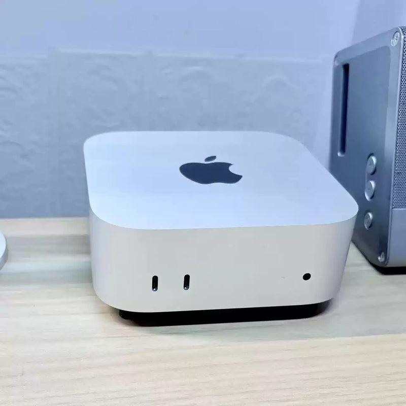 Load image into Gallery viewer, Elegant Power-On with a Simple Press! Compatible with M4 Series Mac Mini 2024 – Enhanced Heat Dissipation - Polar Tech Australia
